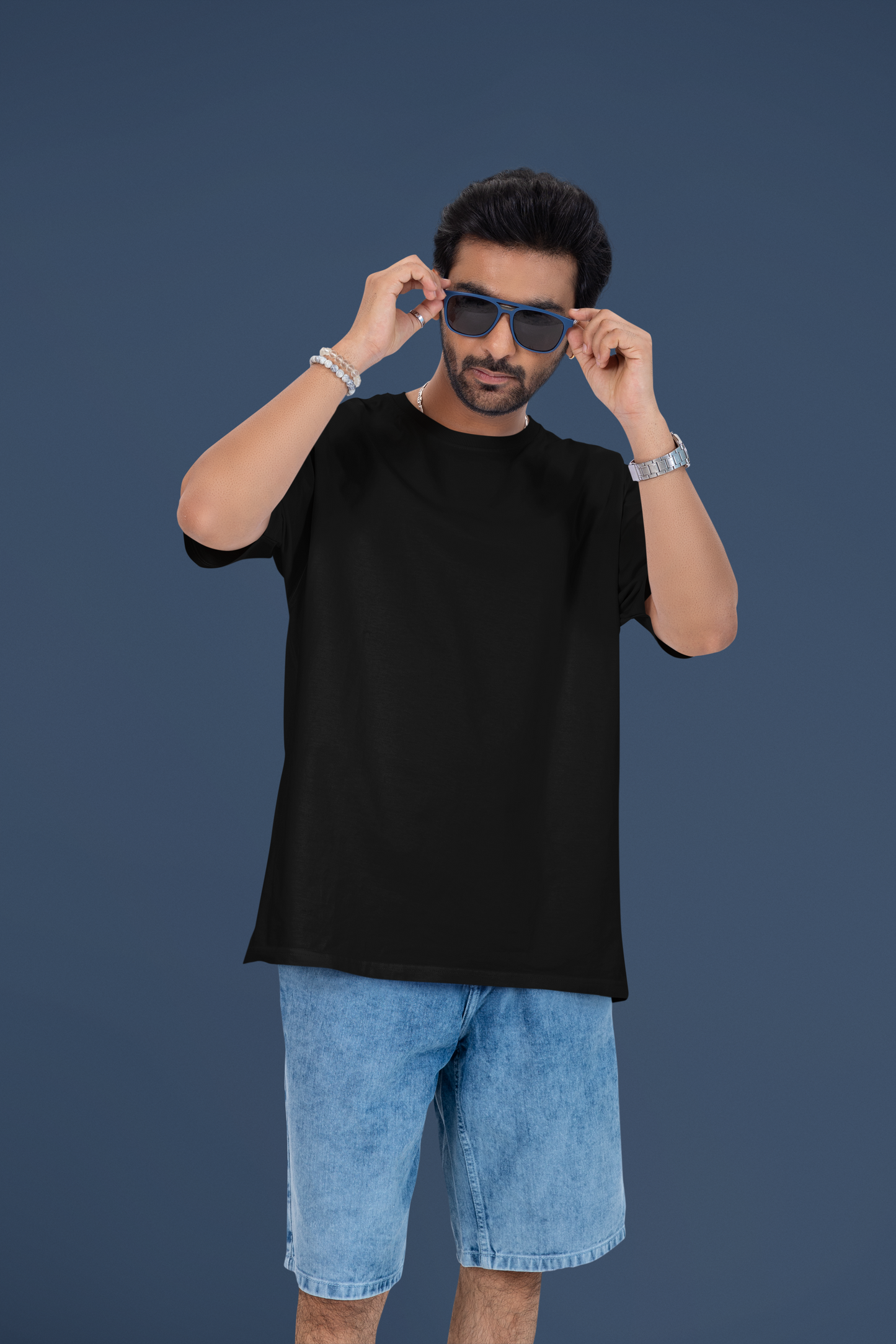 “Black Oversized Anime T-Shirt – Stylish Streetwear for Anime Fans”